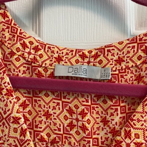 Sleeveless V Neck blouse orange/yellow Size L - Picture 3 of 4